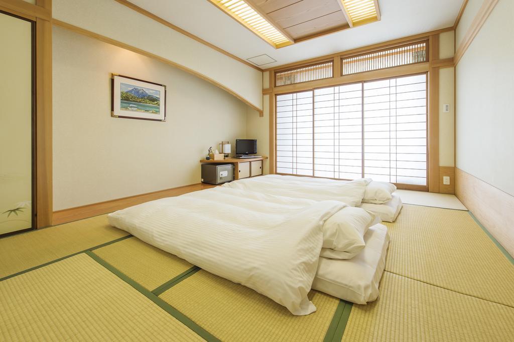 Kokumin Syukusya Hotel Takachiho Miyazaki Exterior photo